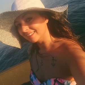 Meet your Posher, Shelby